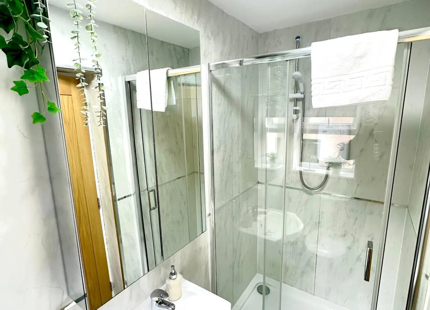 The Green Luxe En-Suite In Stratford London 0*,  United Kingdom